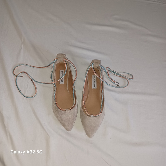 STEVE MADDEN EMILIE TAN SUEDE LEATHER POINTED TOE LACE UP FLATS SIZE 7.5 - Picture 1 of 7